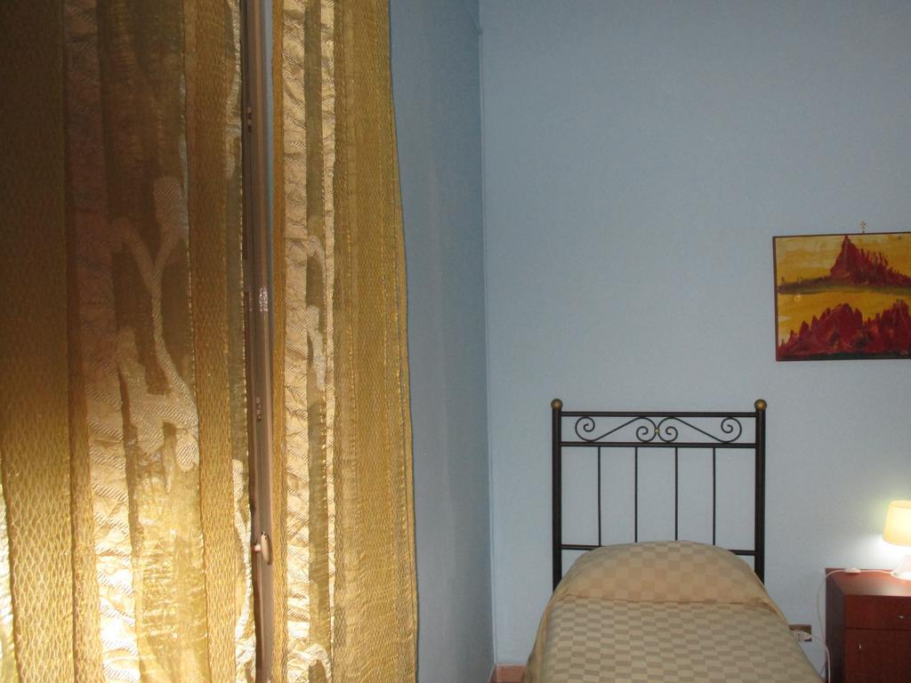 B&B Bella Stella Κατάνια Δωμάτιο φωτογραφία