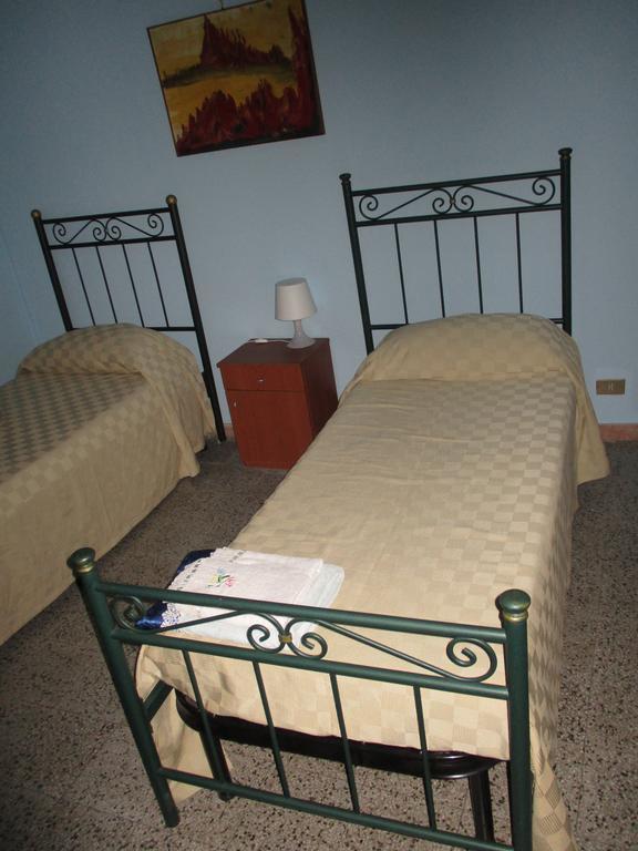 B&B Bella Stella Κατάνια Δωμάτιο φωτογραφία